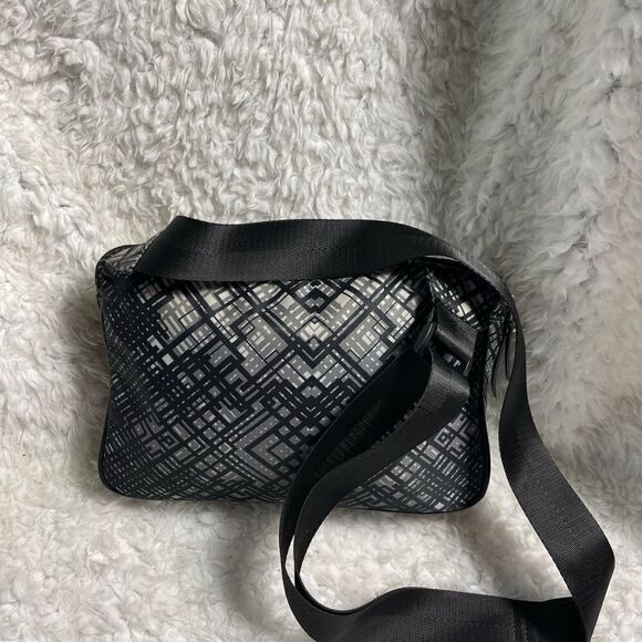 Tutilo New York gray and black Nylon crossbody bag adjustable strap - Picture 2 of 13